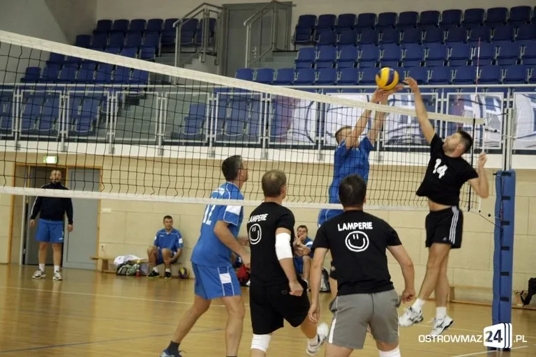 Wystartowała amatorska liga siatkówki (zdjęcia)