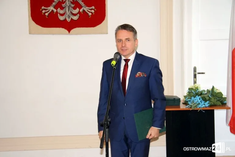 Burmistrz nagrodził nauczycieli (zdjęcia)