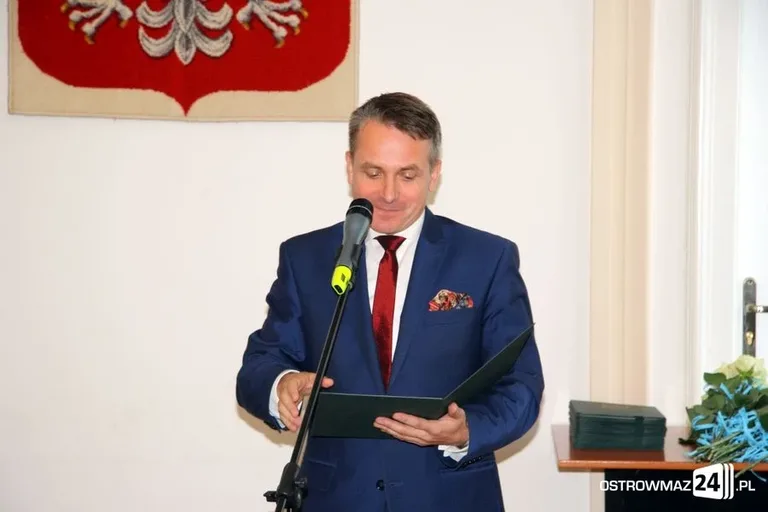 Burmistrz nagrodził nauczycieli (zdjęcia)