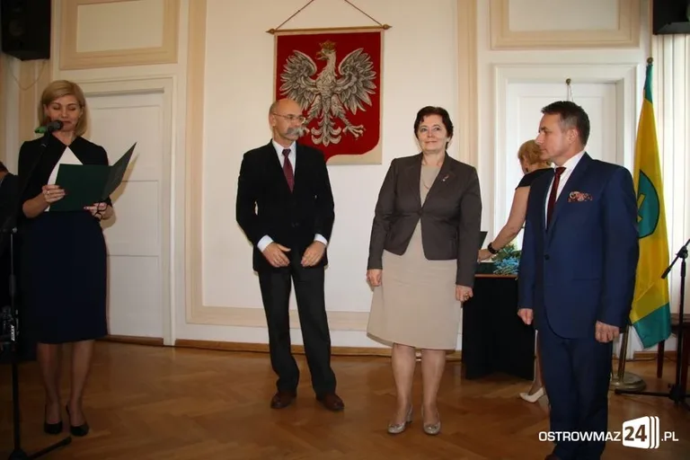 Burmistrz nagrodził nauczycieli (zdjęcia)