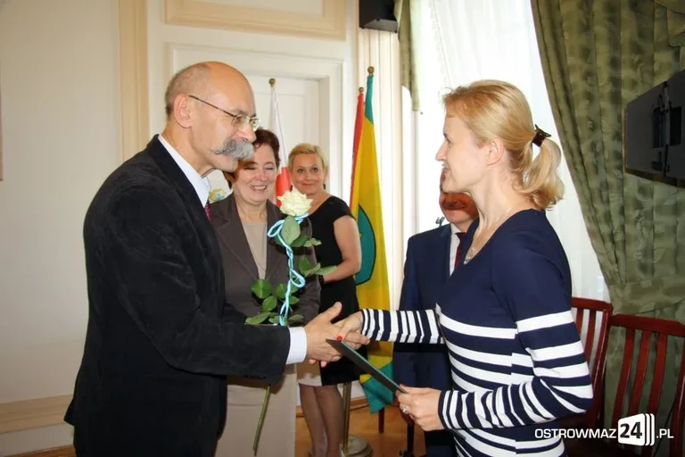 Burmistrz nagrodził nauczycieli (zdjęcia)