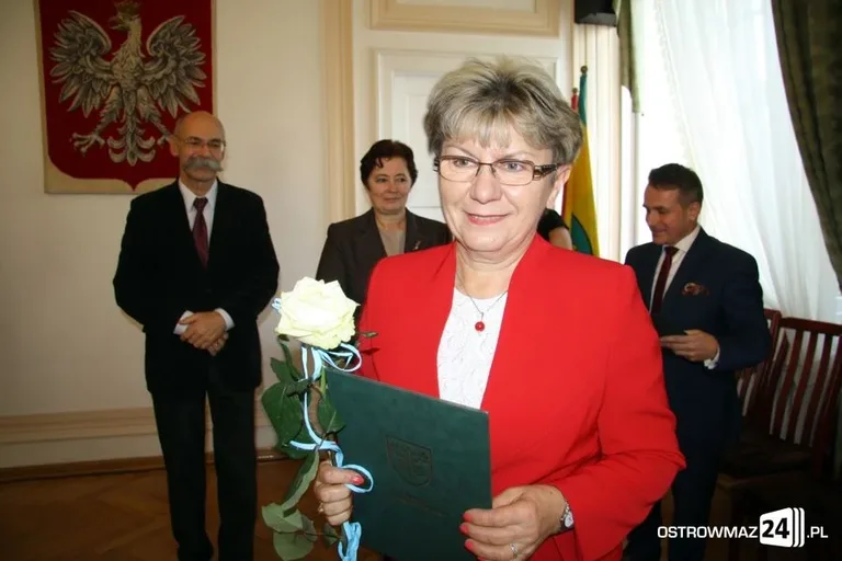 Burmistrz nagrodził nauczycieli (zdjęcia)