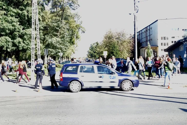 Ewakuacja uczniów ZSP nr 3 (zdjęcia)
