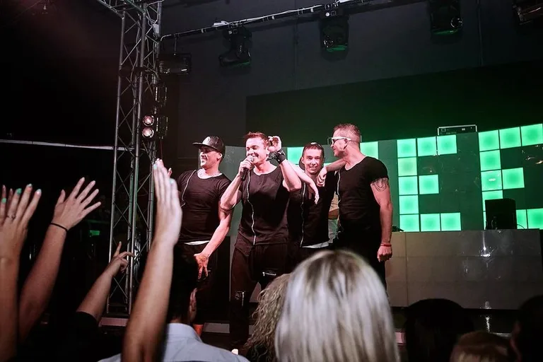 Zespół Weekend w klubie Capitol (zdjęcia)