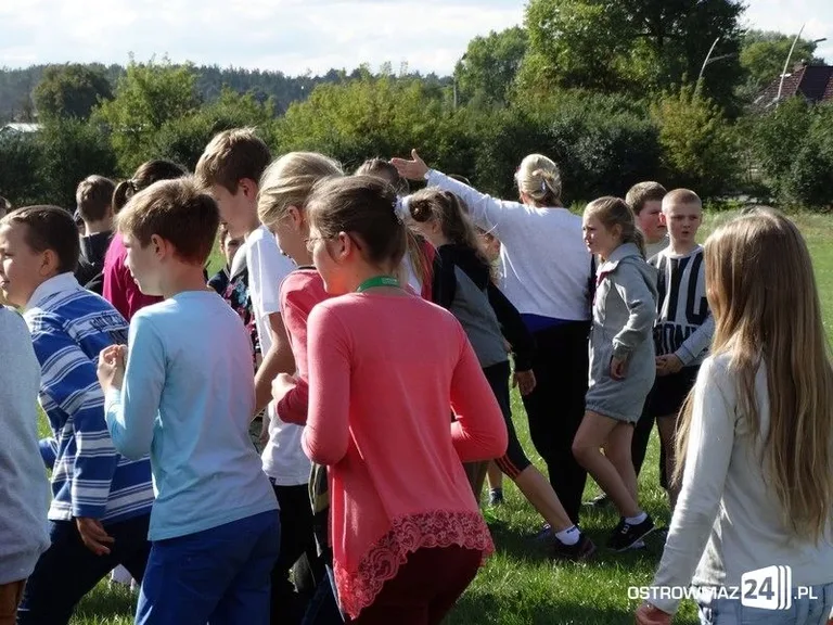 Ewakuacja z ostrowskiej szkoły (zdjęcia)
