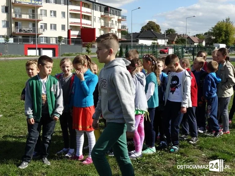 Ewakuacja z ostrowskiej szkoły (zdjęcia)