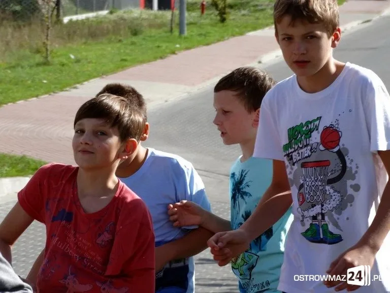 Ewakuacja z ostrowskiej szkoły (zdjęcia)