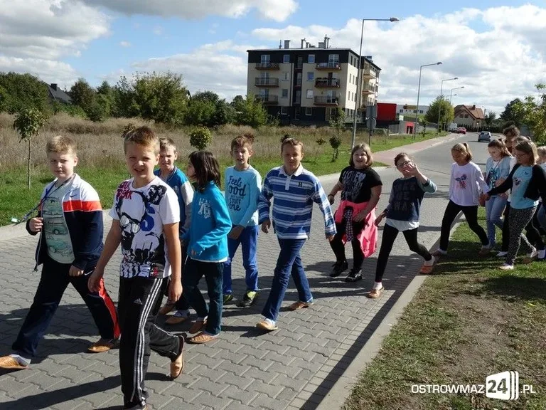 Ewakuacja z ostrowskiej szkoły (zdjęcia)