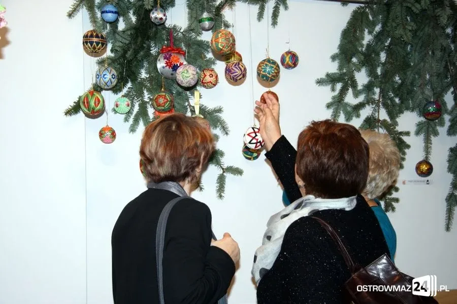 Wystawa bombek Klubu Kolorowej Nitki (zdjęcia)