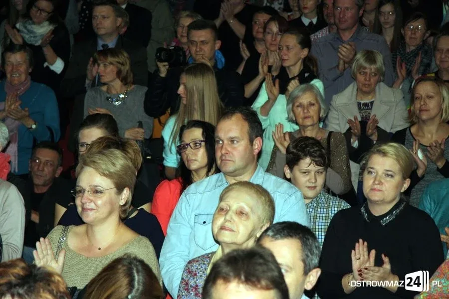 Ostrowscy uczniowie oddali hołd ŻW (zdjęcia)