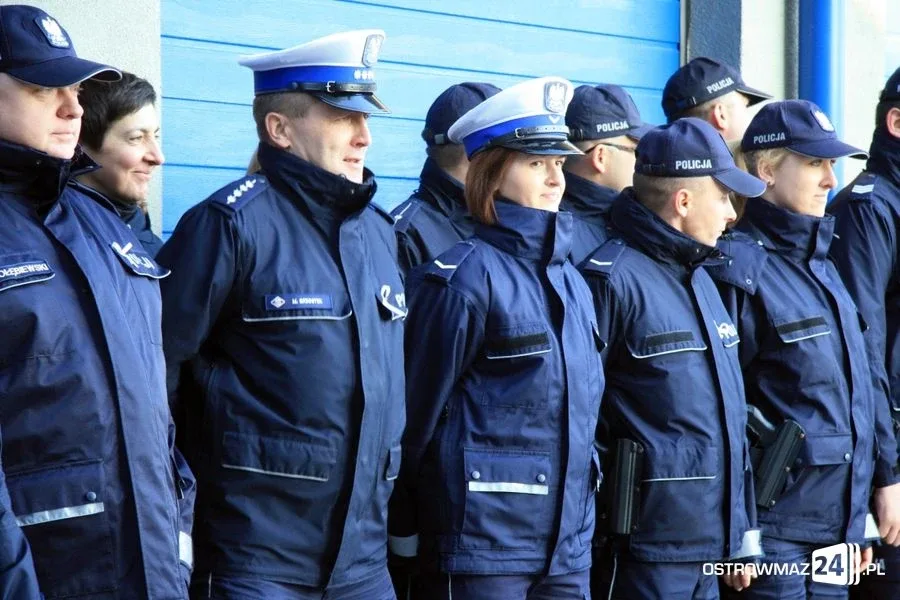Nowe radiowozy w ostrowskiej policji (zdjęcia)