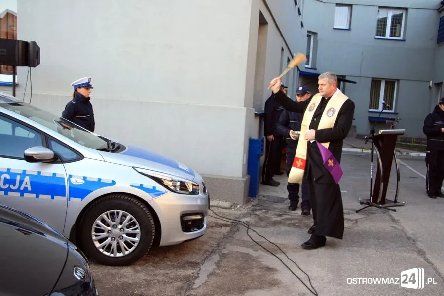 Nowe radiowozy w ostrowskiej policji (zdjęcia)