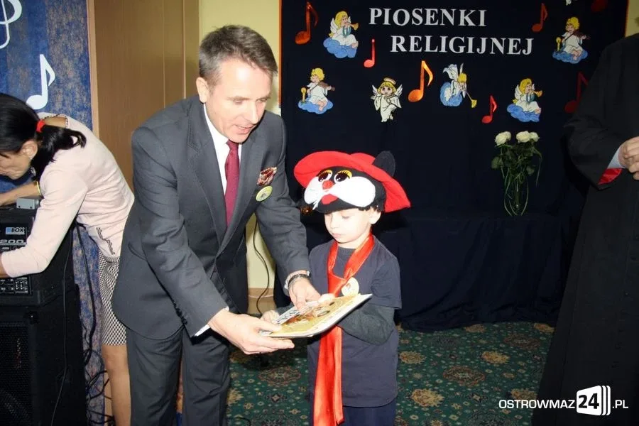 Przegląd piosenki religijnej (zdjęcia, wideo)