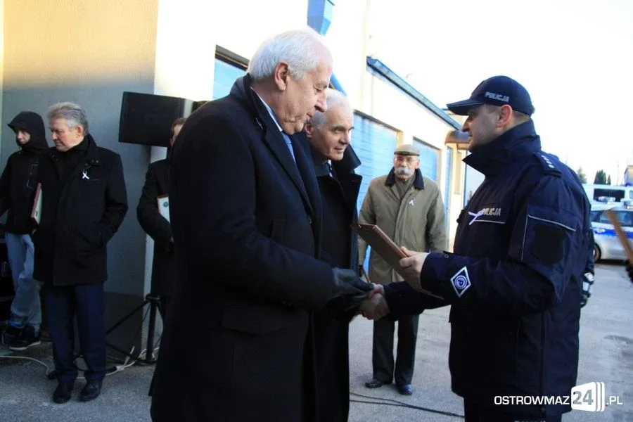 Nowe radiowozy w ostrowskiej policji (zdjęcia)