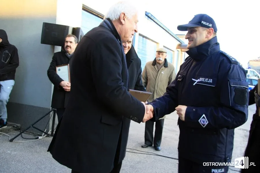 Nowe radiowozy w ostrowskiej policji (zdjęcia)