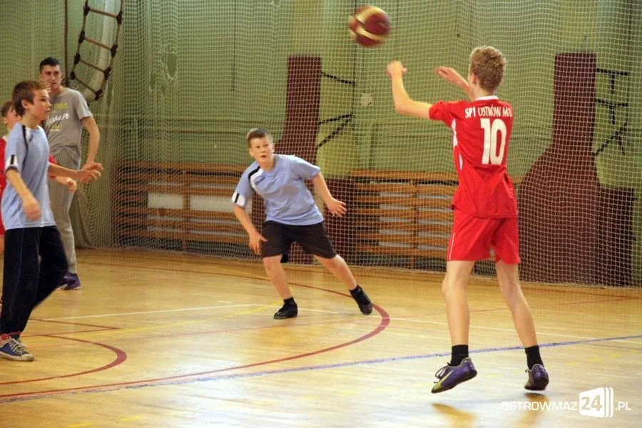 Wystartowała szkolna liga koszykówki (zdjęcia)
