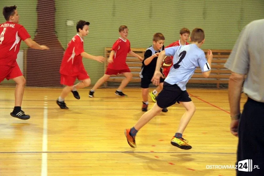 Wystartowała szkolna liga koszykówki (zdjęcia)