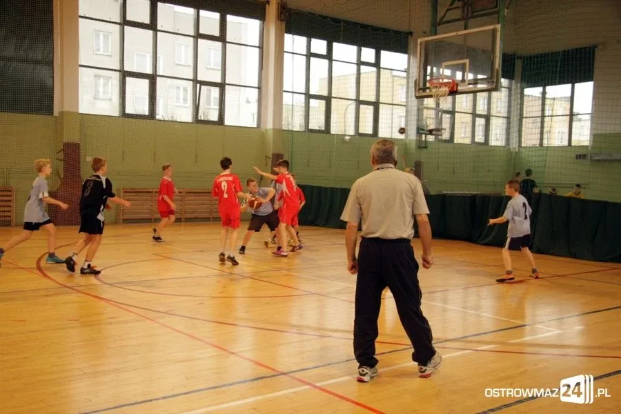 Wystartowała szkolna liga koszykówki (zdjęcia)