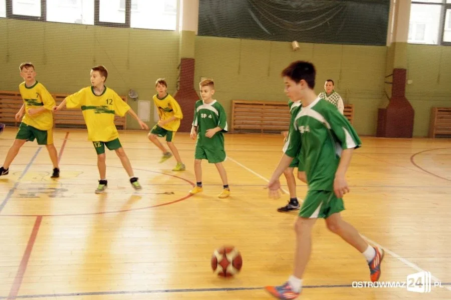 Wystartowała szkolna liga koszykówki (zdjęcia)