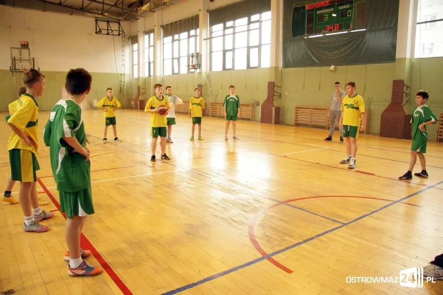 Wystartowała szkolna liga koszykówki (zdjęcia)