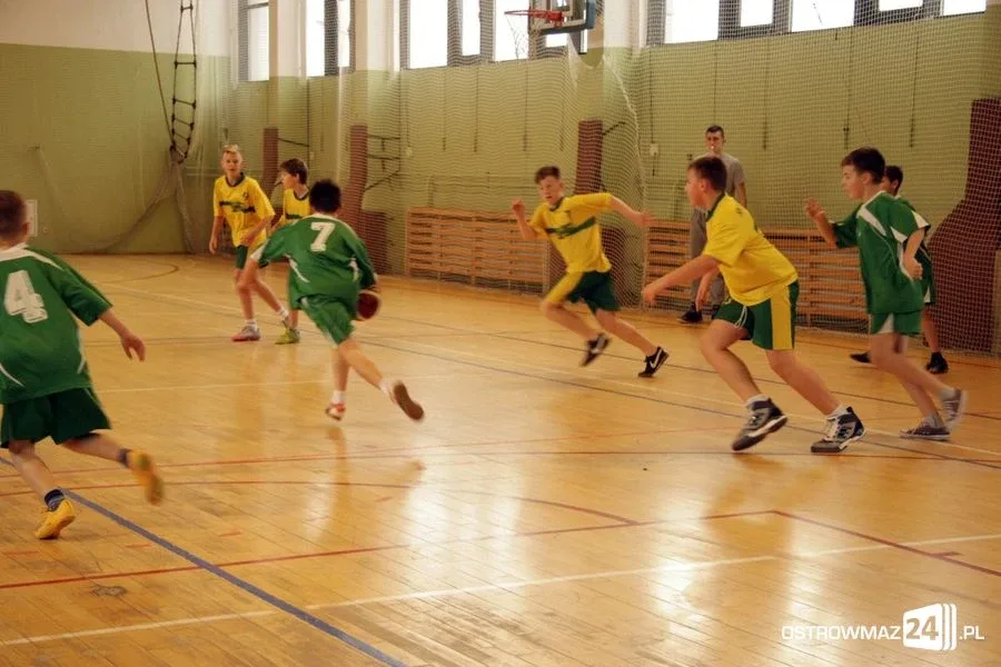 Wystartowała szkolna liga koszykówki (zdjęcia)