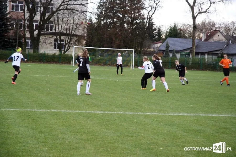 III liga kobiet: Ostrovia lepsza od DAF Płońsk (zdjęcia)