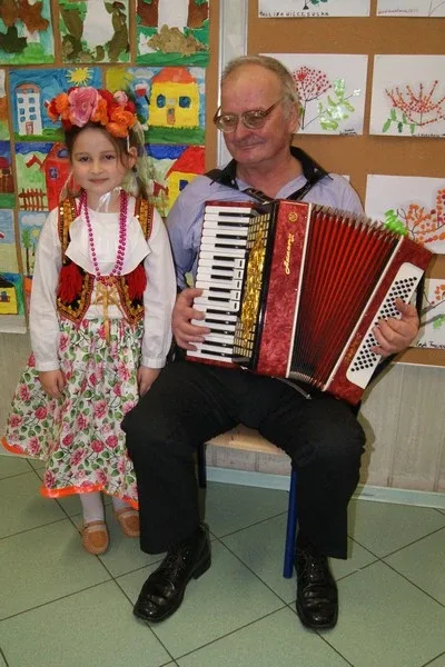 Uczniowie SP nr 1 pamiętali o święcie (zdjęcia)