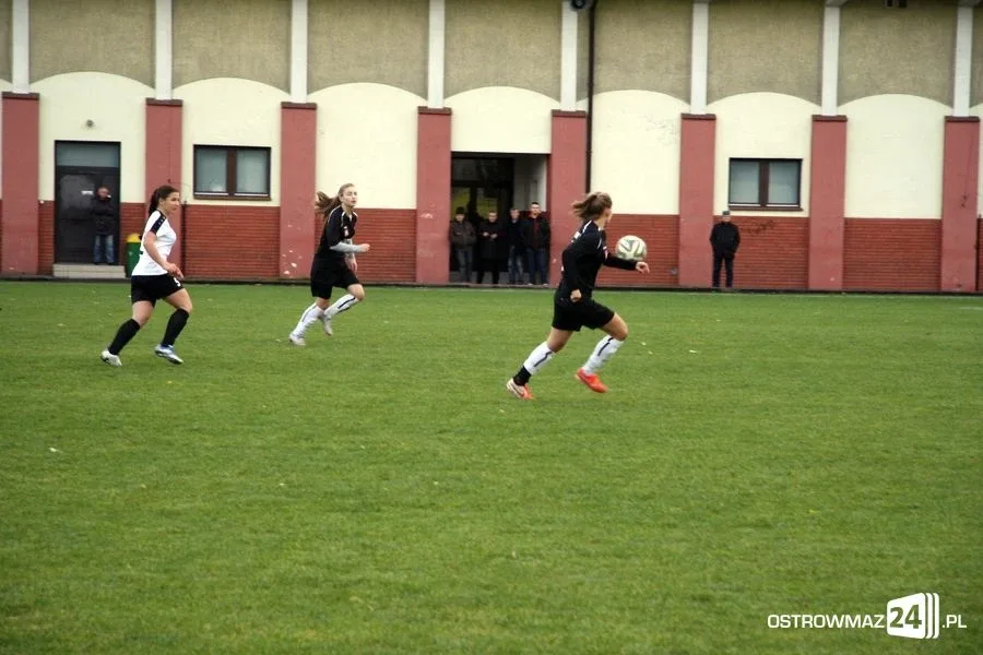 III liga kobiet: Ostrovia lepsza od DAF Płońsk (zdjęcia)