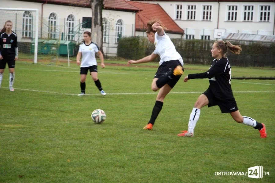 III liga kobiet: Ostrovia lepsza od DAF Płońsk (zdjęcia)