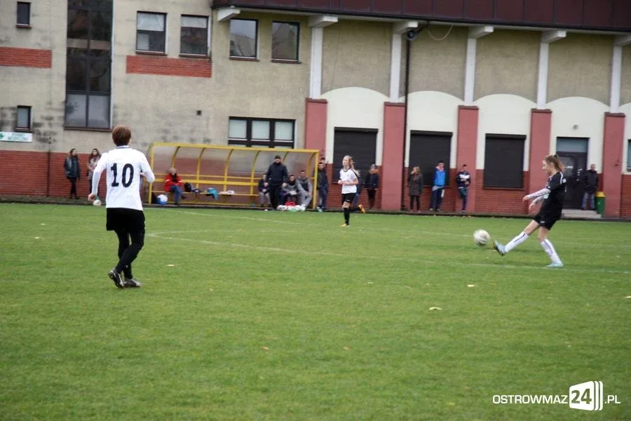 III liga kobiet: Ostrovia lepsza od DAF Płońsk (zdjęcia)