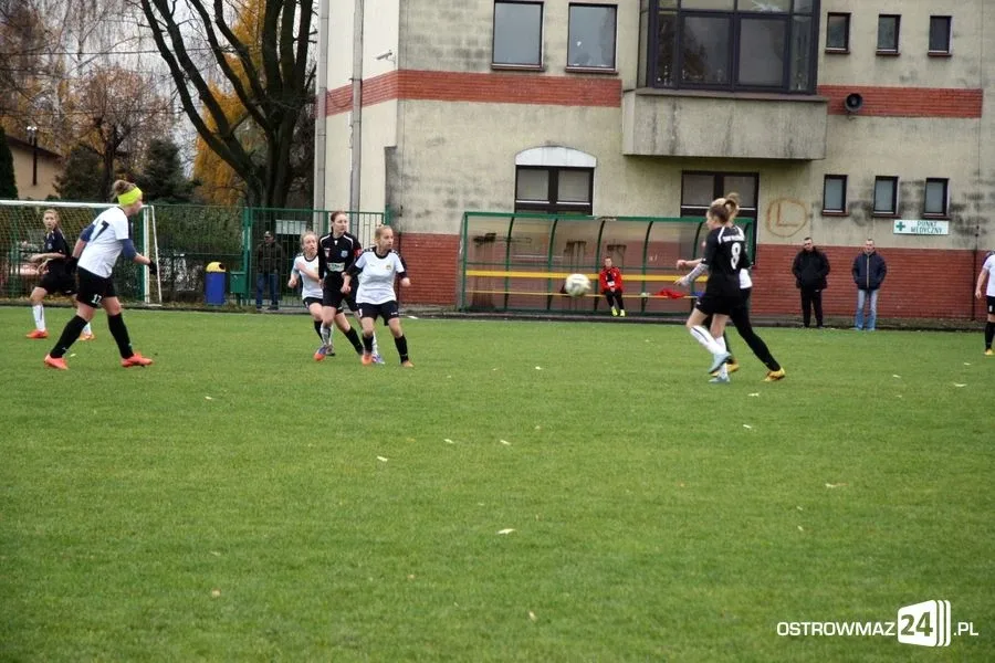 III liga kobiet: Ostrovia lepsza od DAF Płońsk (zdjęcia)