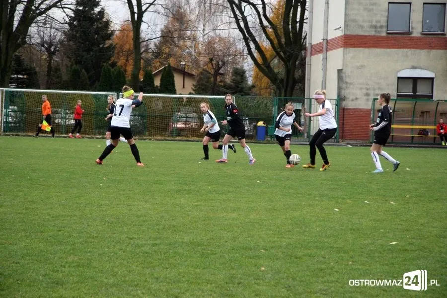 III liga kobiet: Ostrovia lepsza od DAF Płońsk (zdjęcia)
