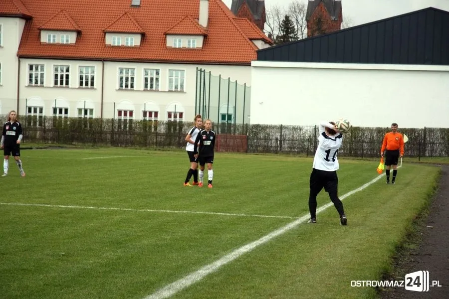 III liga kobiet: Ostrovia lepsza od DAF Płońsk (zdjęcia)