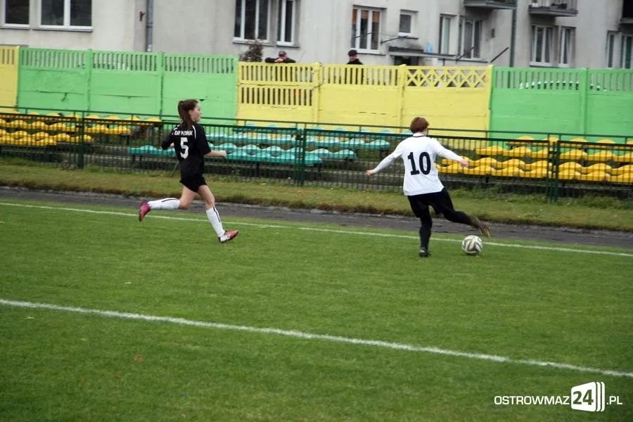 III liga kobiet: Ostrovia lepsza od DAF Płońsk (zdjęcia)