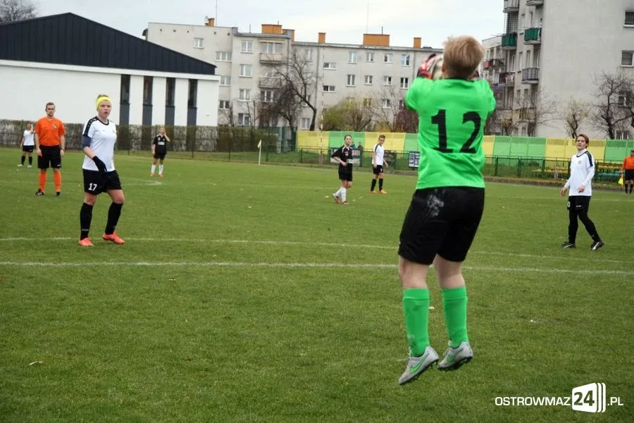 III liga kobiet: Ostrovia lepsza od DAF Płońsk (zdjęcia)