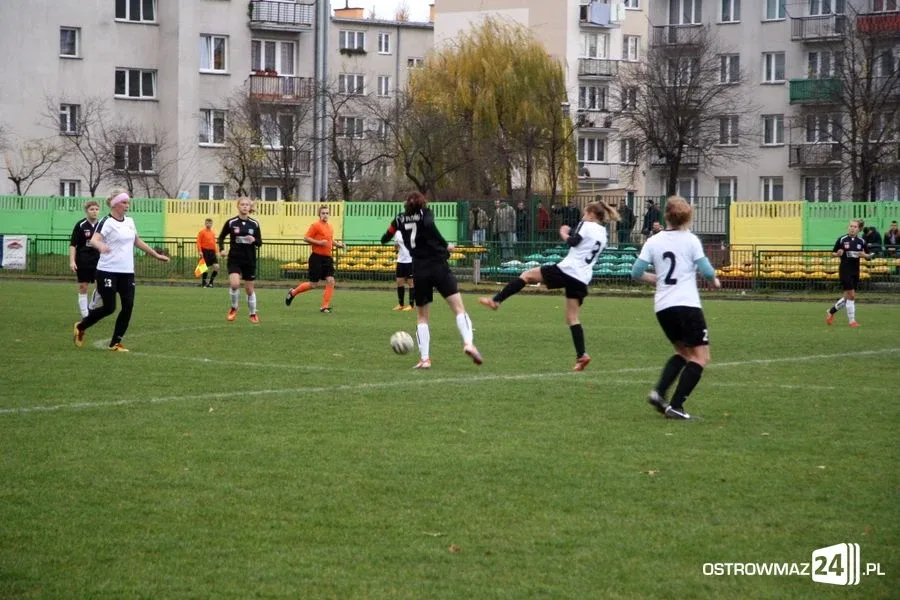 III liga kobiet: Ostrovia lepsza od DAF Płońsk (zdjęcia)