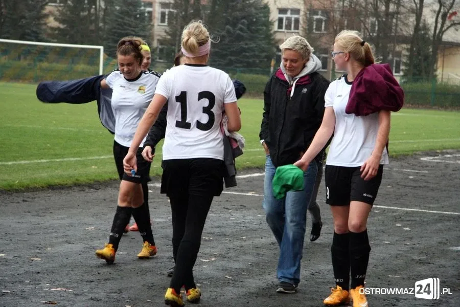 III liga kobiet: Ostrovia lepsza od DAF Płońsk (zdjęcia)