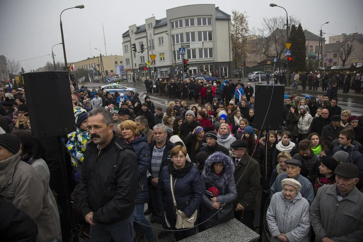 Uroczyste odsłonięcie pomnika ŻW (zdjęcia, wideo)