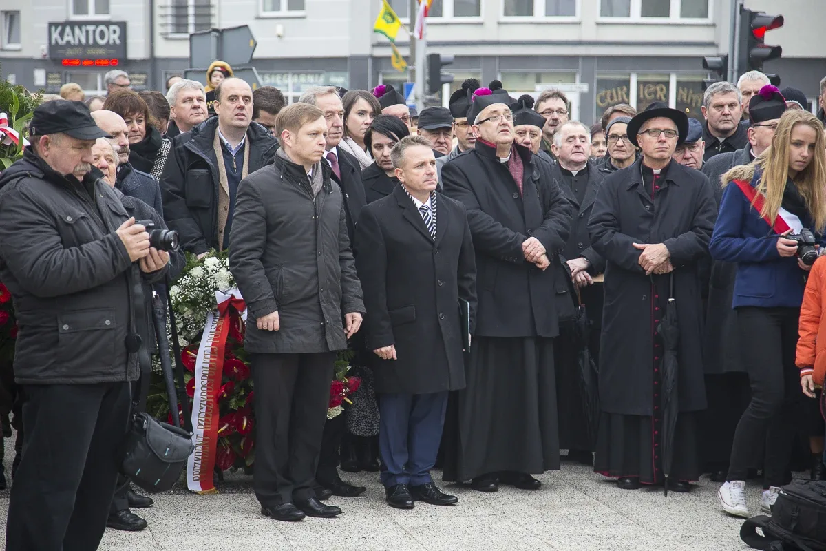 Uroczyste odsłonięcie pomnika ŻW (zdjęcia, wideo)
