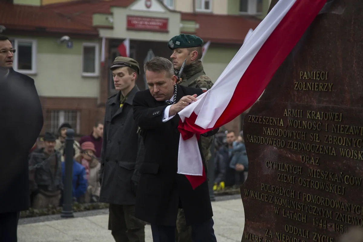 Uroczyste odsłonięcie pomnika ŻW (zdjęcia, wideo)