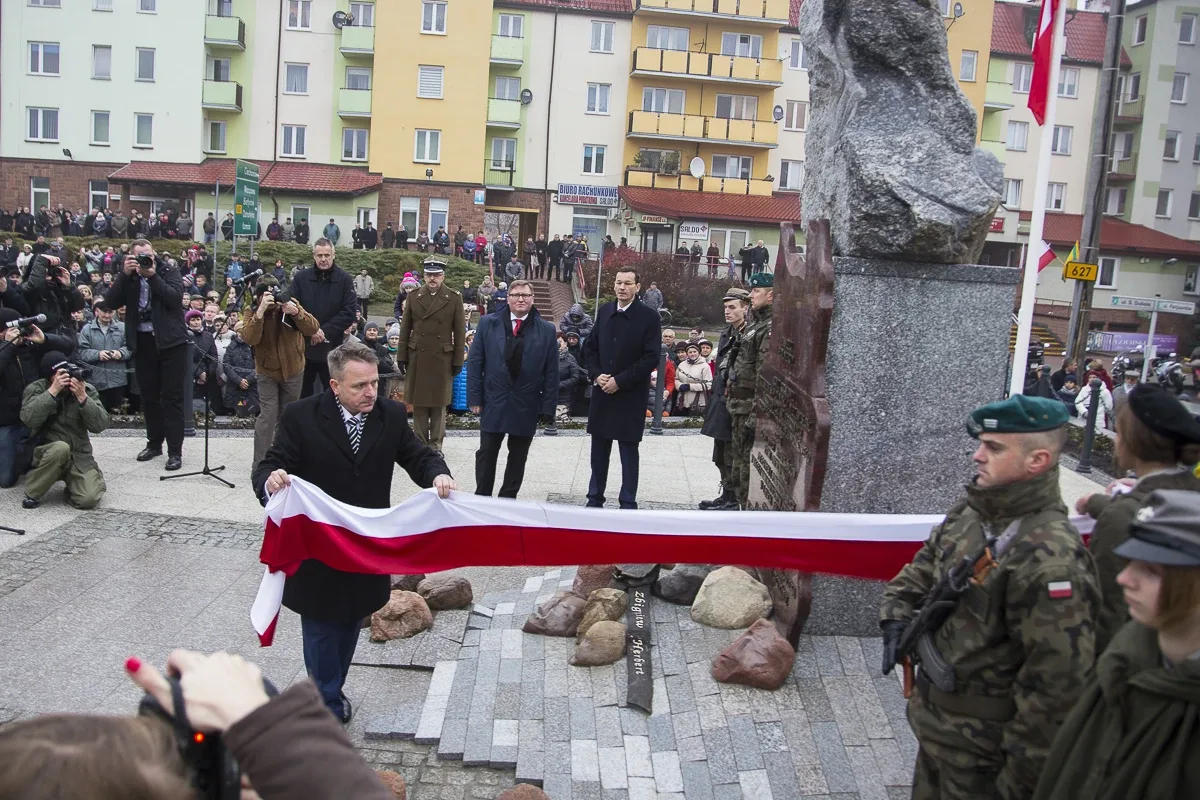 Uroczyste odsłonięcie pomnika ŻW (zdjęcia, wideo)