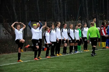 Remis piłkarek na zakończenie rundy (zdjęcia)