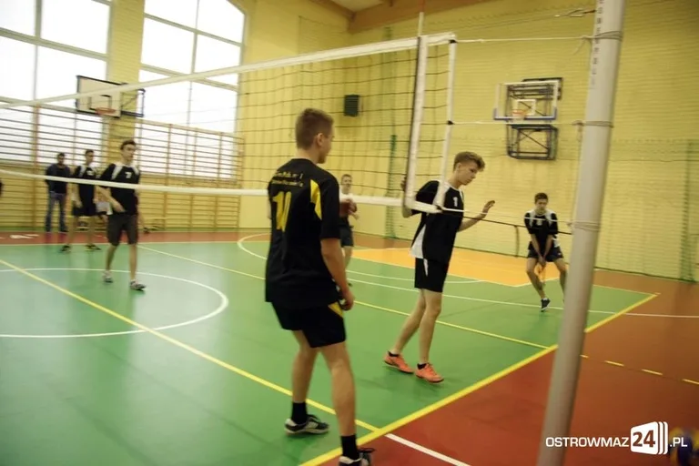 Miejska liga siatkówki chłopców (zdjęcia)