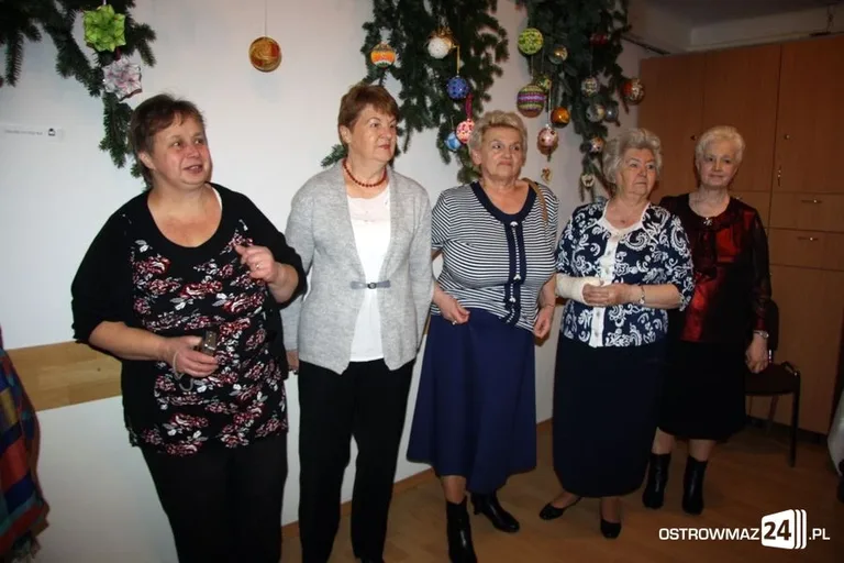 Wystawa bombek Klubu Kolorowej Nitki (zdjęcia)