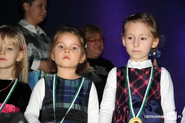 Dzieci śpiewały dla babć i dziadków (zdjęcia, wideo)