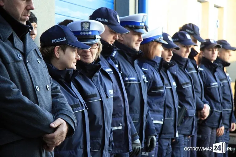 Nowe radiowozy w ostrowskiej policji (zdjęcia)
