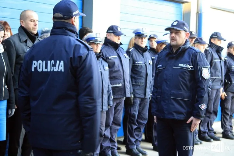 Nowe radiowozy w ostrowskiej policji (zdjęcia)