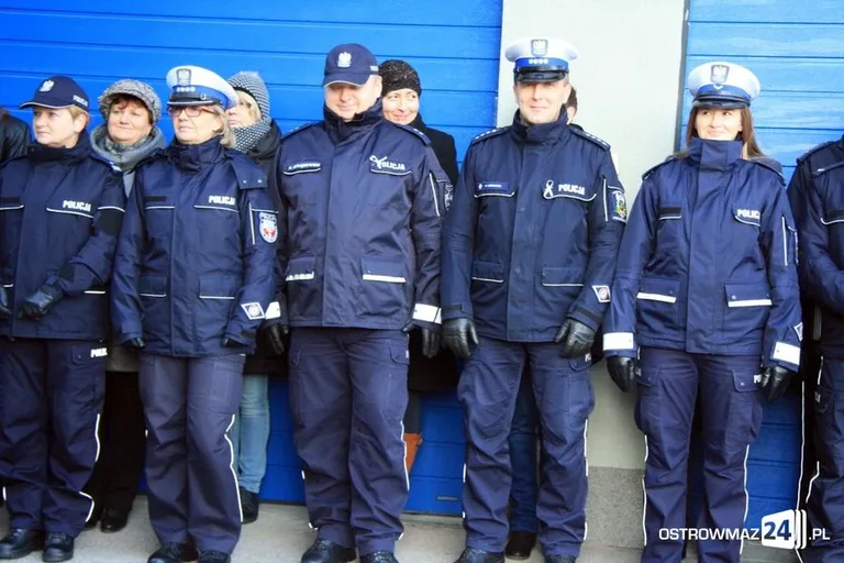 Nowe radiowozy w ostrowskiej policji (zdjęcia)