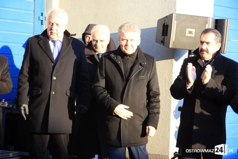 Nowe radiowozy w ostrowskiej policji (zdjęcia)