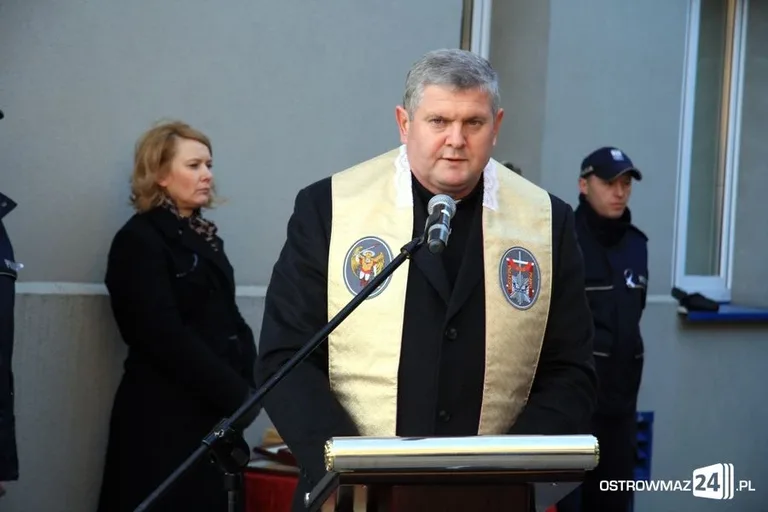 Nowe radiowozy w ostrowskiej policji (zdjęcia)